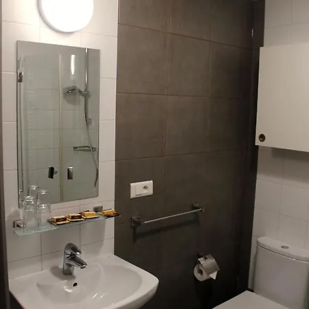 Motel Dom Gosci Opactwa Benedyktynow 3*