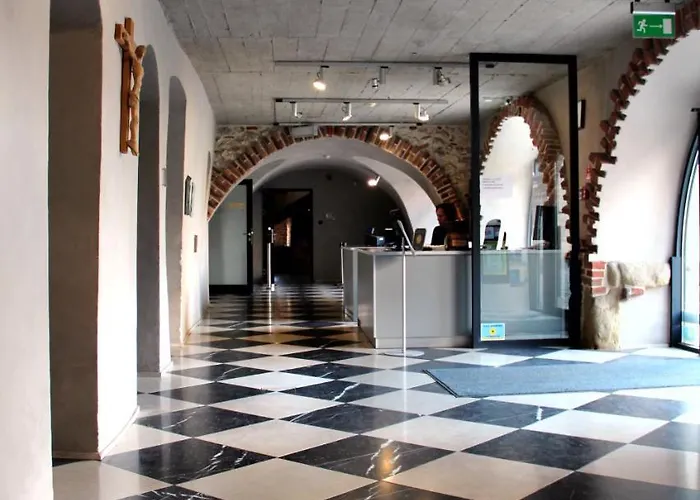 Motel Dom Gości Opactwa Benedyktynów 3*